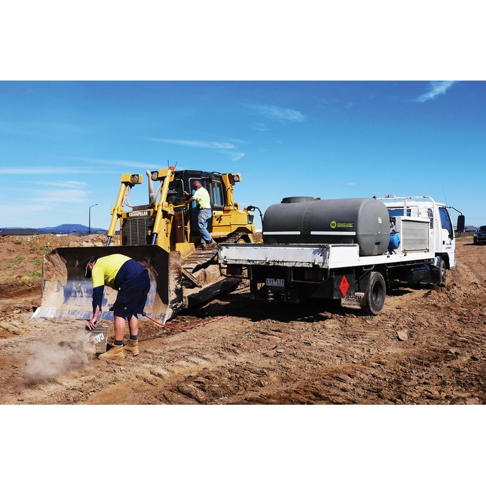 DieselCadet 2400L Bulk Diesel Storage Tank action on truck refuelling
