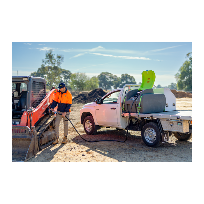 DieselCaptain 1000L Ball Baffle action shot refuelling 2
